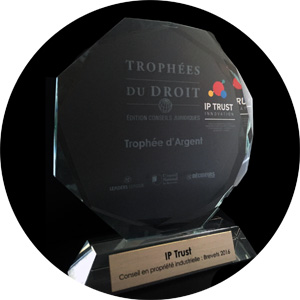 Awards_TropheeDuDroit2016_TropheeArgent